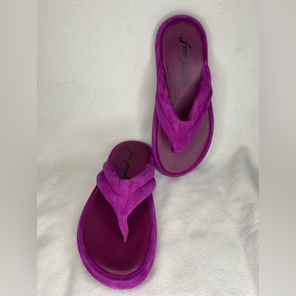 NWOT Free People Wonderland Flip Flop